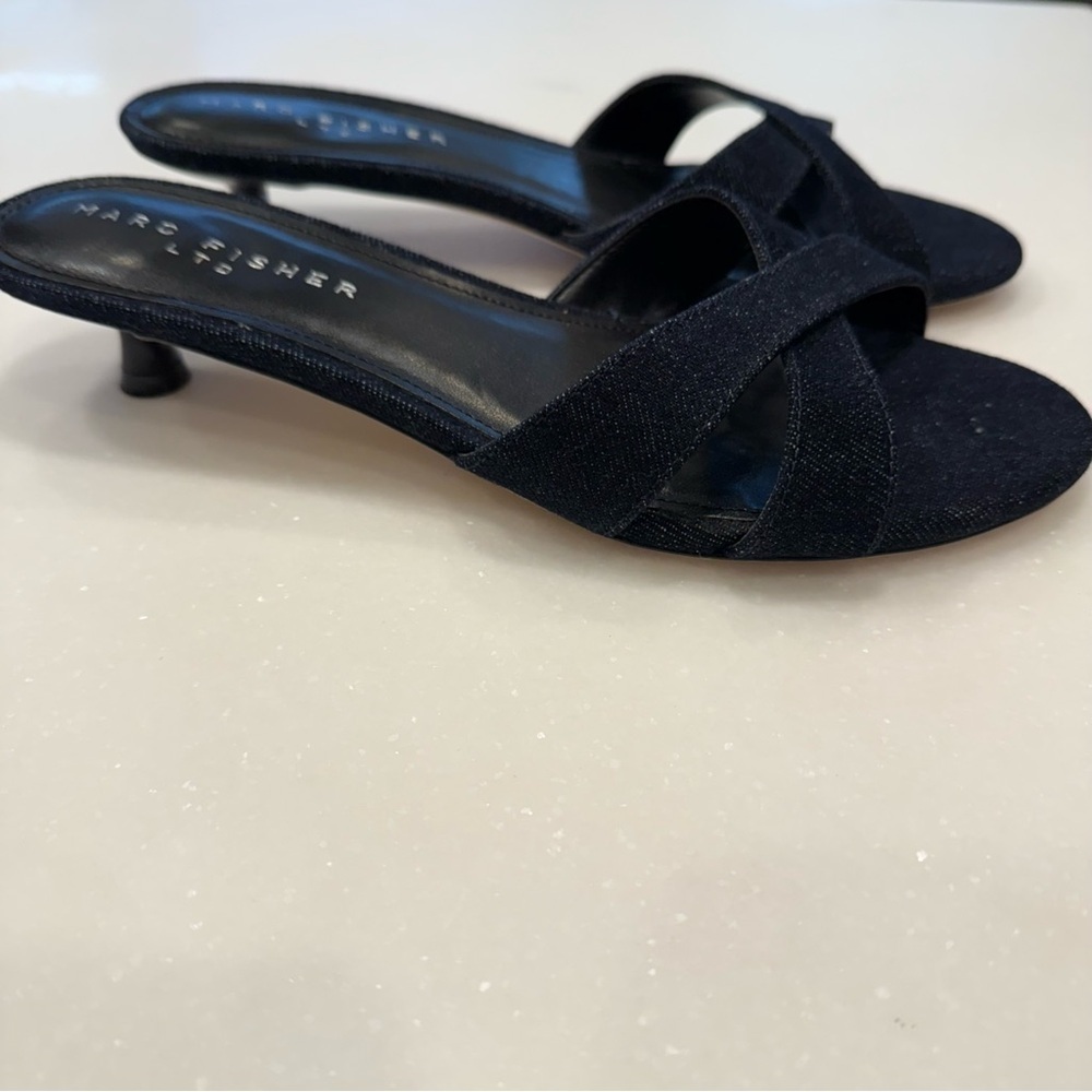 Marc Fisher LTD Women’s Crisscross Dark Blue Denim Kitten Heel Slides Sz 8.5 NEW - Picture 10 of 11